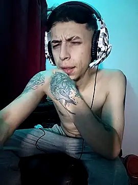 Snapshot of Chris__Jones chatting on 09.11.25 Chris Jones online show from 09.11.25