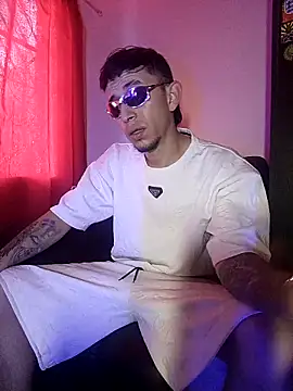 Snapshot of Chris__Jones chatting on 09.25.25 Chris Jones online show from 09.25.25