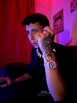 Snapshot of Chris__Jones chatting on 10.05.25 Chris Jones online show from 10.05.25