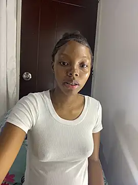 Snapshot of Meegannhill chatting on 11.13.25 Meegannhill online show from 11.13.25