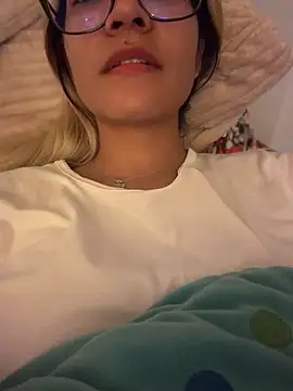 Snapshot of Pretty_roxxyy chatting on 06.07.26 Pretty roxxyy online show from 06.07.26