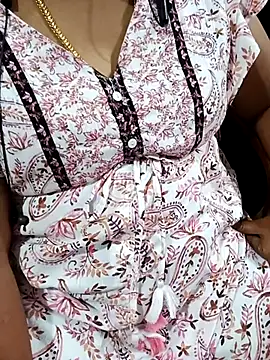 Snapshot of tamiltady chatting on 10.12.25 tamiltady online show from 10.12.25