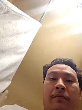 Snapshot of ChiefOTF chatting on 11.12.25 ChiefOTF online show from 11.12.25