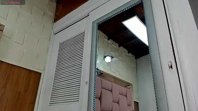 sophiaarenas online show from 02.22.26