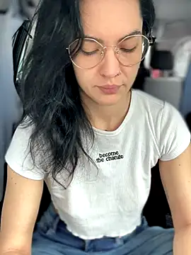 Snapshot of MeekyRich chatting on 10.05.25 MeekyRich online show from 10.05.25