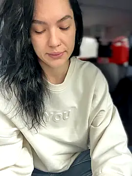 Snapshot of MeekyRich chatting on 10.06.25 MeekyRich online show from 10.06.25