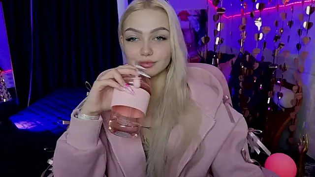 LinaLirian online show from 03.23.26