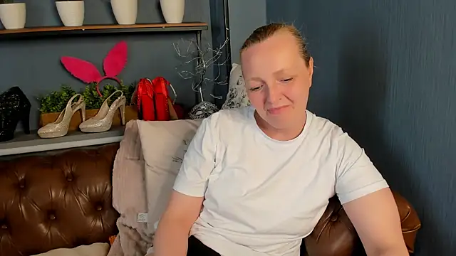 Karen Villis online show from 06.21.26