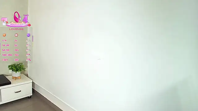  Victoria Collins online show from 11.24.25