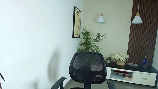  Victoria Collins online show from 05.08.26