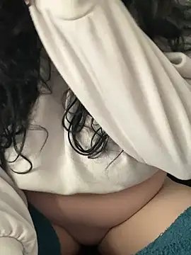 Snapshot of RaveBae chatting on 02.20.26 RaveBae online show from 02.20.26