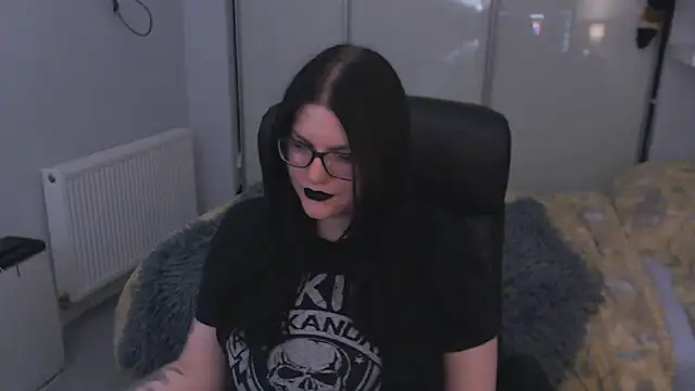 GothSuccubusBabe online show from 08.04.26