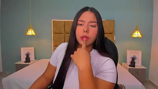 Snapshot of NaniXoxo18 chatting on 11.08.25 NaniXoxo18 online show from 11.08.25