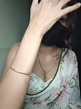 Isha Sax online show from 11.07.25