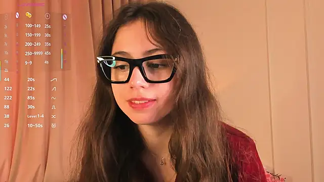 Snapshot of JulianaChapel chatting on 09.13.25 JulianaChapel online show from 09.13.25