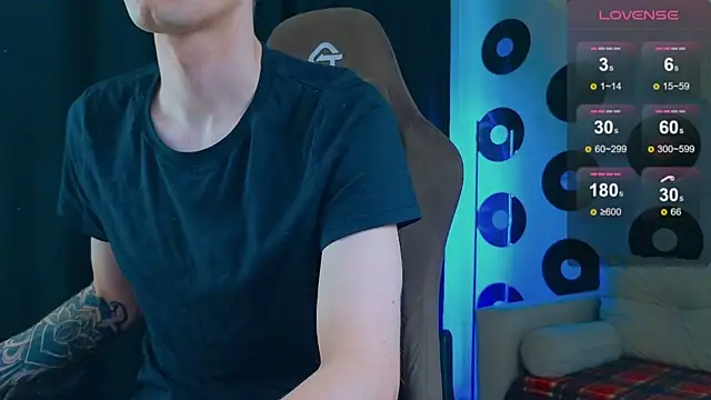 Snapshot of Just_Samuel chatting on 10.07.25 Just Samuel online show from 10.07.25