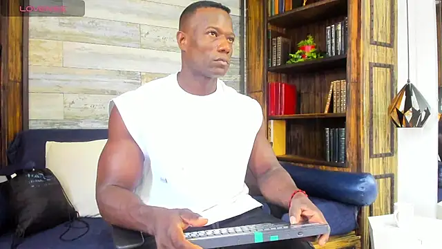 Snapshot of MarcusBlack_ chatting on 04.30.26 MarcusBlack online show from 04.30.26