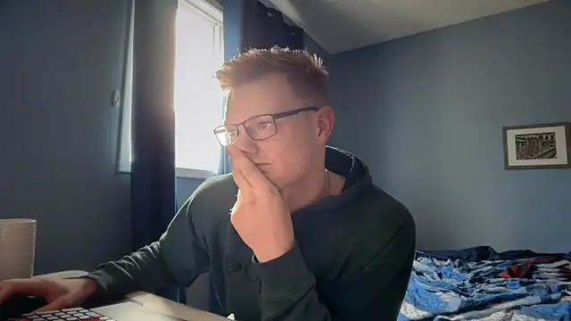 Snapshot of lustylyndon chatting on 05.17.26 lustylyndon online show from 05.17.26