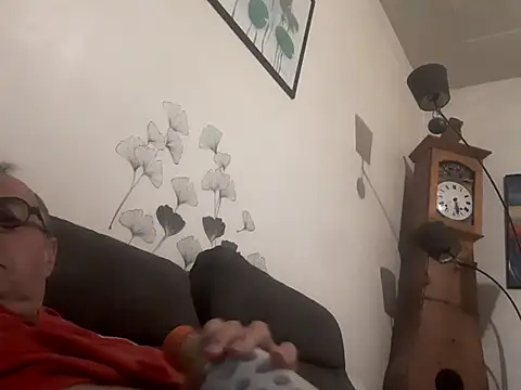 Vince072 online show from 09.19.25