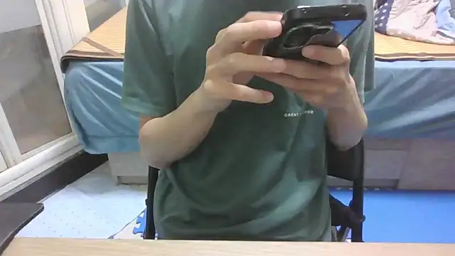 Snapshot of yzy_22_fun chatting on 05.07.26 yzy 22 fun online show from 05.07.26
