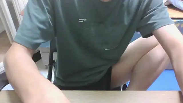 Snapshot of yzy_22_fun chatting on 05.17.26 yzy 22 fun online show from 05.17.26