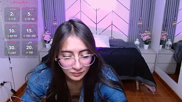 Snapshot of alesiamoore chatting on 03.31.26 alesiamoore online show from 03.31.26