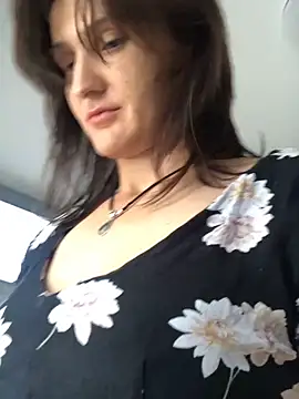 Snapshot of NikaSwan2831 chatting on 10.03.25 NikaSwan2831 online show from 10.03.25