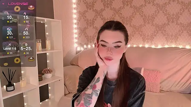 Snapshot of HolyMiax chatting on 04.18.26 HolyMiax online show from 04.18.26