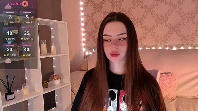 Snapshot of HolyMiax chatting on 06.19.26 HolyMiax online show from 06.19.26