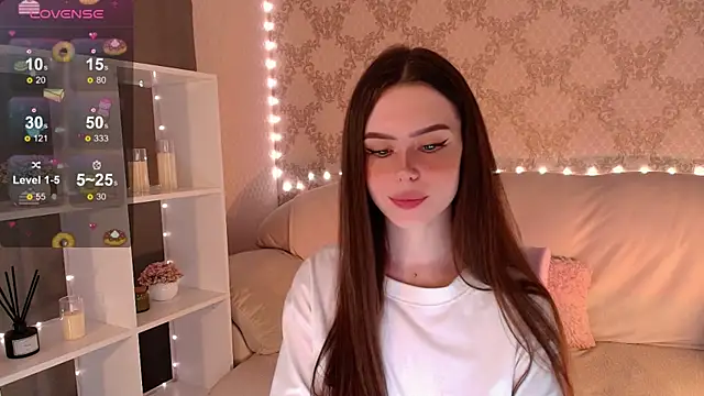 Snapshot of HolyMiax chatting on 06.25.26 HolyMiax online show from 06.25.26