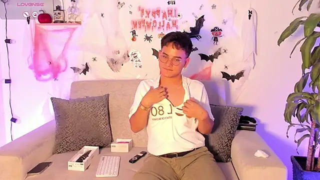 Young Ben online show from 10.24.25