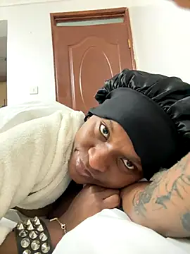 Snapshot of Lil-shawrie chatting on 09.16.25 Lil-shawrie online show from 09.16.25