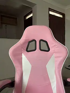 Snapshot of Lil-shawrie chatting on 10.03.25 Lil-shawrie online show from 10.03.25