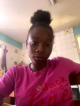 Snapshot of GeileErica chatting on 10.17.25 GeileErica online show from 10.17.25