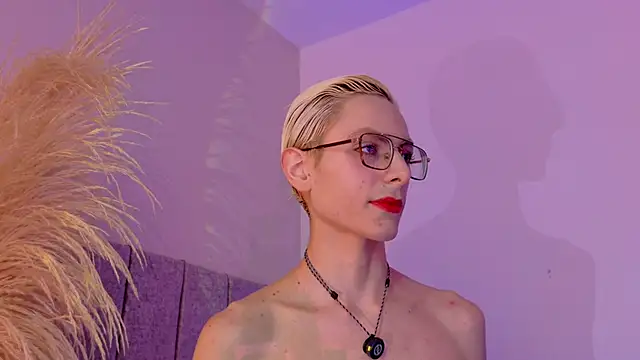 liiamluna  online show from 02.23.26