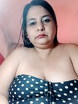 Snapshot of Aymacyn chatting on 11.26.25 Aymacyn online show from 11.26.25