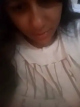 Snapshot of srtsara chatting on 11.16.25 srtsara online show from 11.16.25