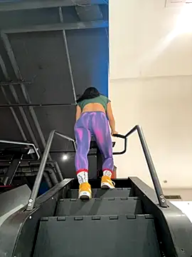 Ninazhang online show from 10.26.25