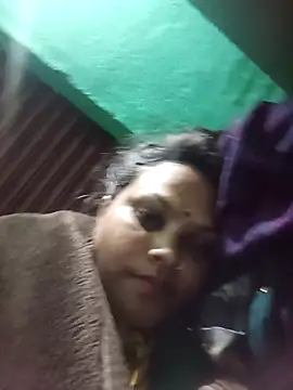 Snapshot of SHWETA1180 chatting on 11.12.25 SHWETA1180 online show from 11.12.25