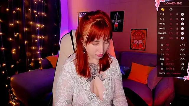 Snapshot of deboramoore chatting on 09.26.25 deboramoore online show from 09.26.25