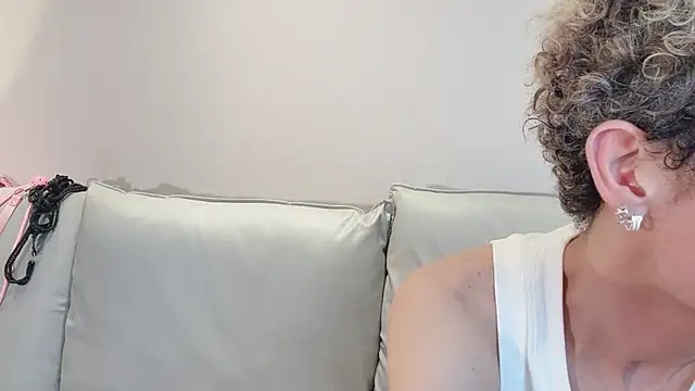 Snapshot of 19cmfuck18girl chatting on 07.18.26 19cmfuck18girl online show from 07.18.26
