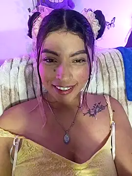 Snapshot of Fox_Roxxan chatting on 06.28.26 Fox Roxxan online show from 06.28.26
