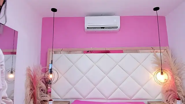 Lucianaa Collins online show from 10.06.25