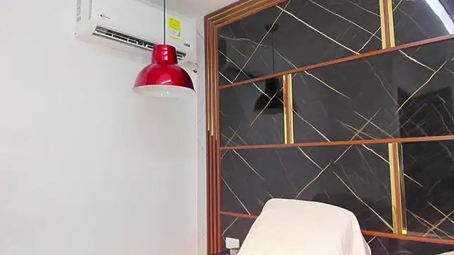 HannyThompson online show from 02.07.26