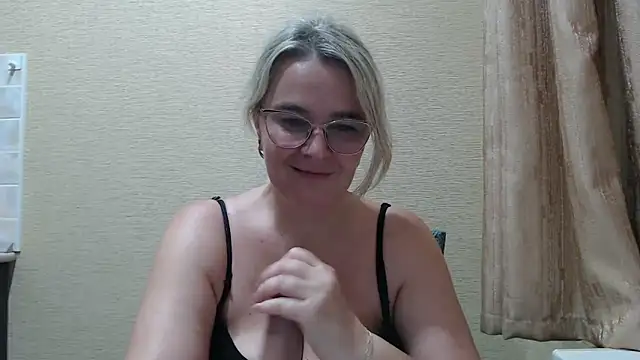 Snapshot of EleanoraDream chatting on 07.01.26 EleanoraDream online show from 07.01.26