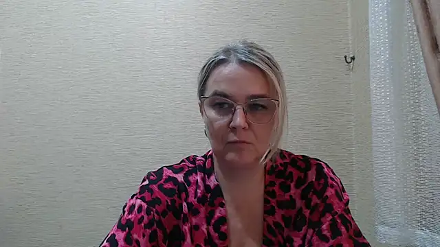 Snapshot of EleanoraDream chatting on 07.20.26 EleanoraDream online show from 07.20.26