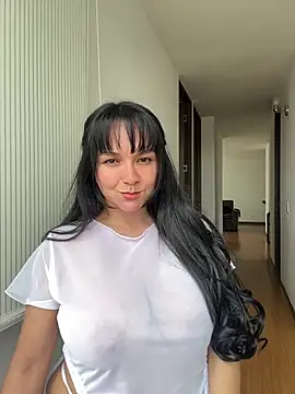 Snapshot of Nova_Gabriela chatting on 04.19.26 Nova Gabriela online show from 04.19.26