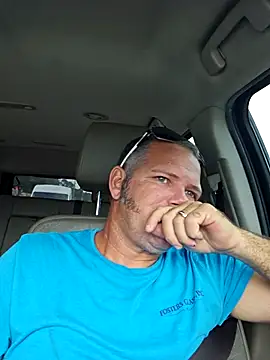 Snapshot of cubanitofeliz40 chatting on 10.28.25 cubanitofeliz40 online show from 10.28.25