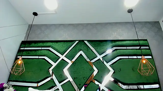 ThaliaCross online show from 09.11.25