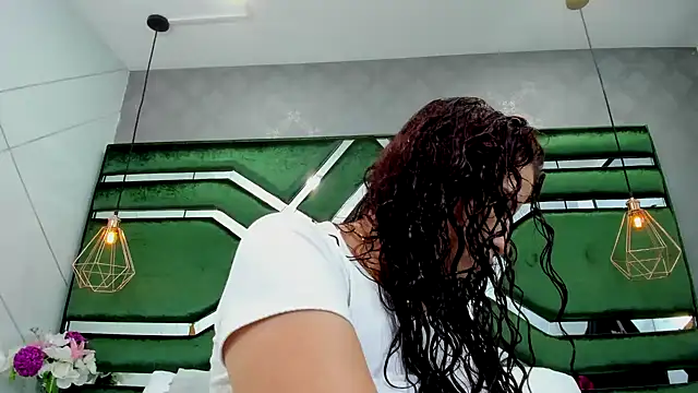 ThaliaCross online show from 10.02.25